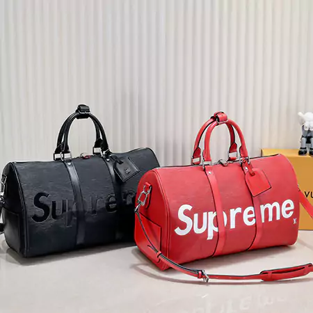 LV共同ブランド SUPREME 二層牛革 シュプリーム キーポル トラベルバッグ 45cm 41418 M41416 M53419 待望のルイ・ヴィトン〜シュプリーム トラベルバッグ 第一線の国際的ビッグネーム、第一線のストリートブランド。ファッションブランドとの提携モデルはEPL水波形牛革製です。Keppall 45cmトラベルバッグは、このジョイントシリーズの中で最も目を引くバッグです。このスタイルは、ユニークで活気に満ちた画期的