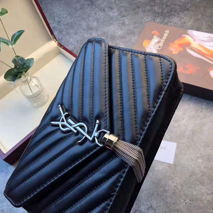 新しい 女子 40 代 50 代 イヴ・サンローラン Yves Saint Laurent レディース 羊革 ショルダーバッグ YSL チェーン付き タッセル型 ウォレット  サイズ22×15