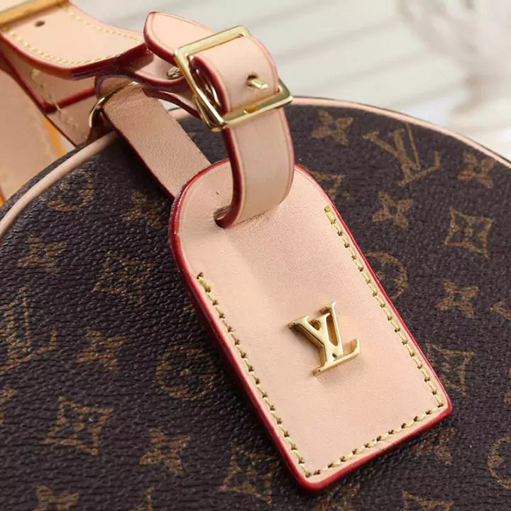 LV 老眼 ギフトボックス付き PETITE BOITE CHAPEAU バレルバッグ アップルバッグ M43514 定番のハットボックスがキュートなスタイルのポータブルポーチに変身しました。コンパクトで実用的 (iPhone 7 携帯電話を収納可能)、デュアル バージョン デザイン: 牛革トリム付きのクラシックなモノグラム キャンバス、トリム付きのトレンディなリバース モノグラム キャンバス。