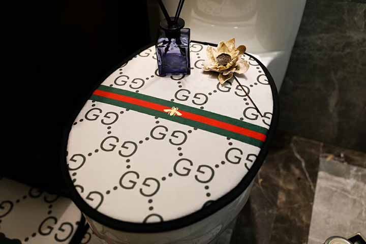 グッチ 値段 安い Bee GUCCI バスルーム 3 点セット: ドアマット 50*75cm、バスルームのドア、入浴テーブル、便座マット 40*51cm に自由に適用、しっかりと固定され、滑りにくい、U 字型マット 58*50cm