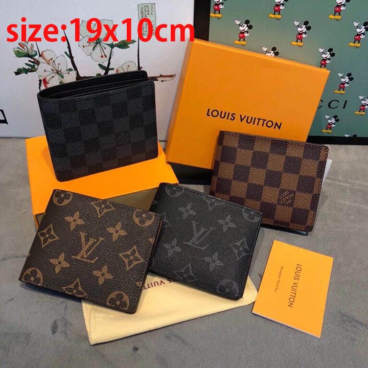 LV クラシック フォー ブラザーズ ショート スタイル。クラシックで時代を超越したホットなスタイル。最新のカウンター イエロー パッケージには、カード スロットが内蔵されています。