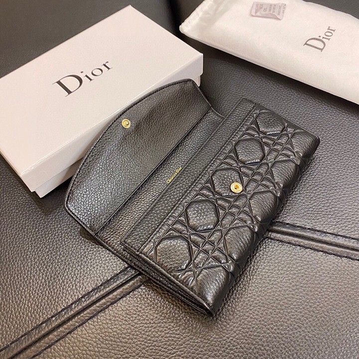 ディオール | dior カラー ブラック ディオール 牛革 型押し財布 牛革 質感と感触 最高級のオリジナルキャビネット 容量 最高級の牛革 サイズ 19x10cm