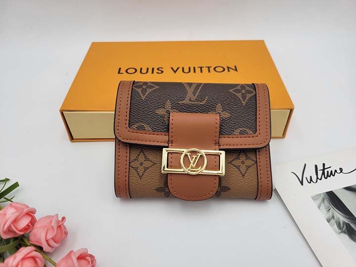 LV Daphne マグネット式開閉部、十分な内部スペース、紙幣用のロングポケット、サイドにジッパー式コインコンパートメント 財布レザー: 12 x 9.5 x 3.5cm