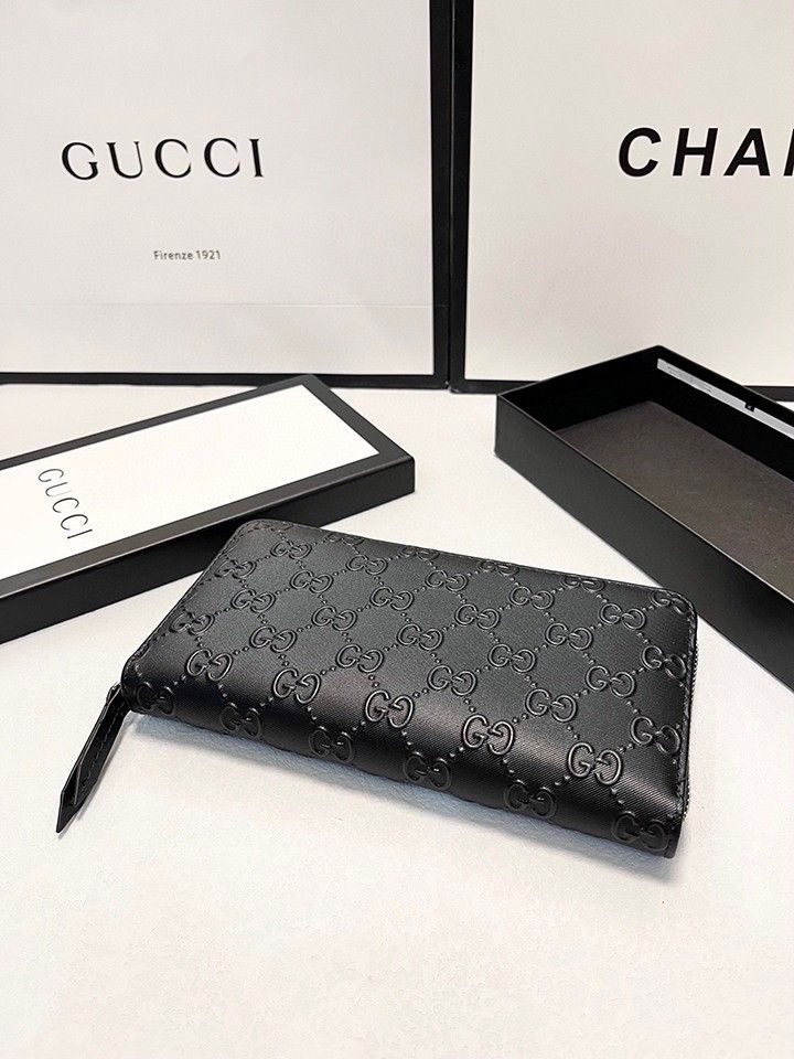 グッチ | グッチカラー ブラック GUCCI ホットバージョン シングルプル スモール クラッチバッグが入荷しました。 内側と外側の革の色が一致しています。 サイズは 19x10cm です。