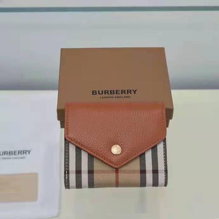 burberry ハイブランド 新しい コピー 激安 カウンター品質のオリジナルバーバリー製品。絶妙な折りたたみ式ショートクリップレザー：8.5*4*9cm。