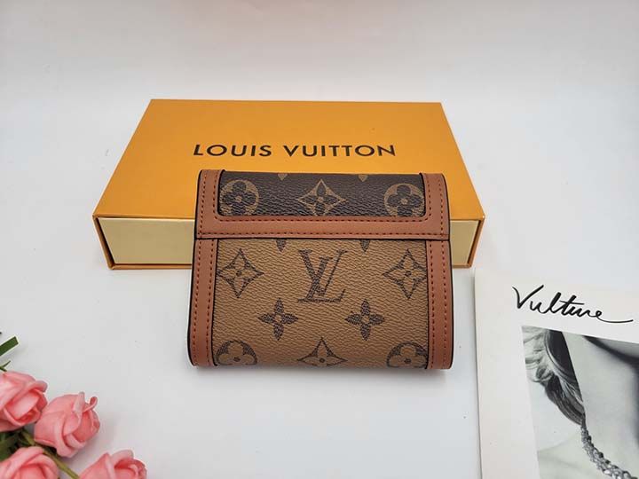 LV Daphne マグネット式開閉部、十分な内部スペース、紙幣用のロングポケット、サイドにジッパー式コインコンパートメント 財布レザー: 12 x 9.5 x 3.5cm