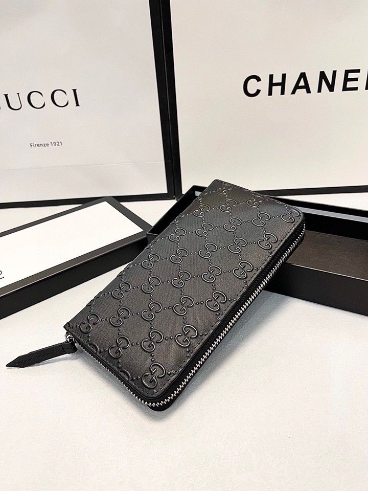 グッチ | グッチカラー ブラック GUCCI ホットバージョン シングルプル スモール クラッチバッグが入荷しました。 内側と外側の革の色が一致しています。 サイズは 19x10cm です。