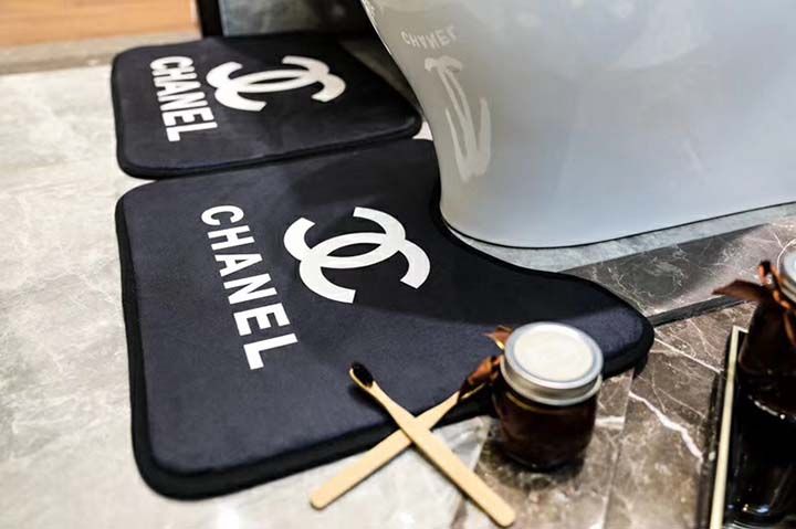 chanel おしゃれ ブラック シャネル バスルーム 3 点セット: ドアマット 50*75cm、バスルームのドア、バスタブ、さまざまなドアバケツの蓋マット 40*51cm、しっかりと固定されておりスライドしにくい U 字型マット 58*50cm